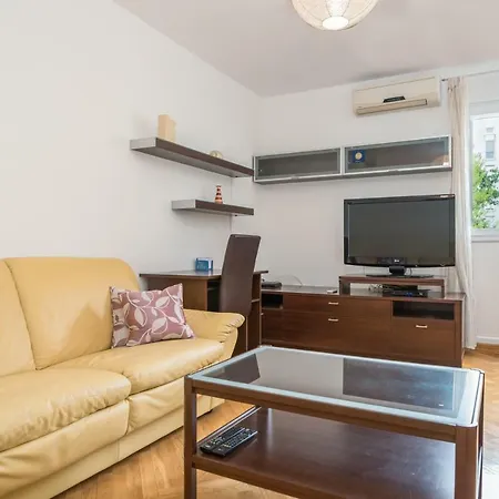 아파트 Apartman Ivana *